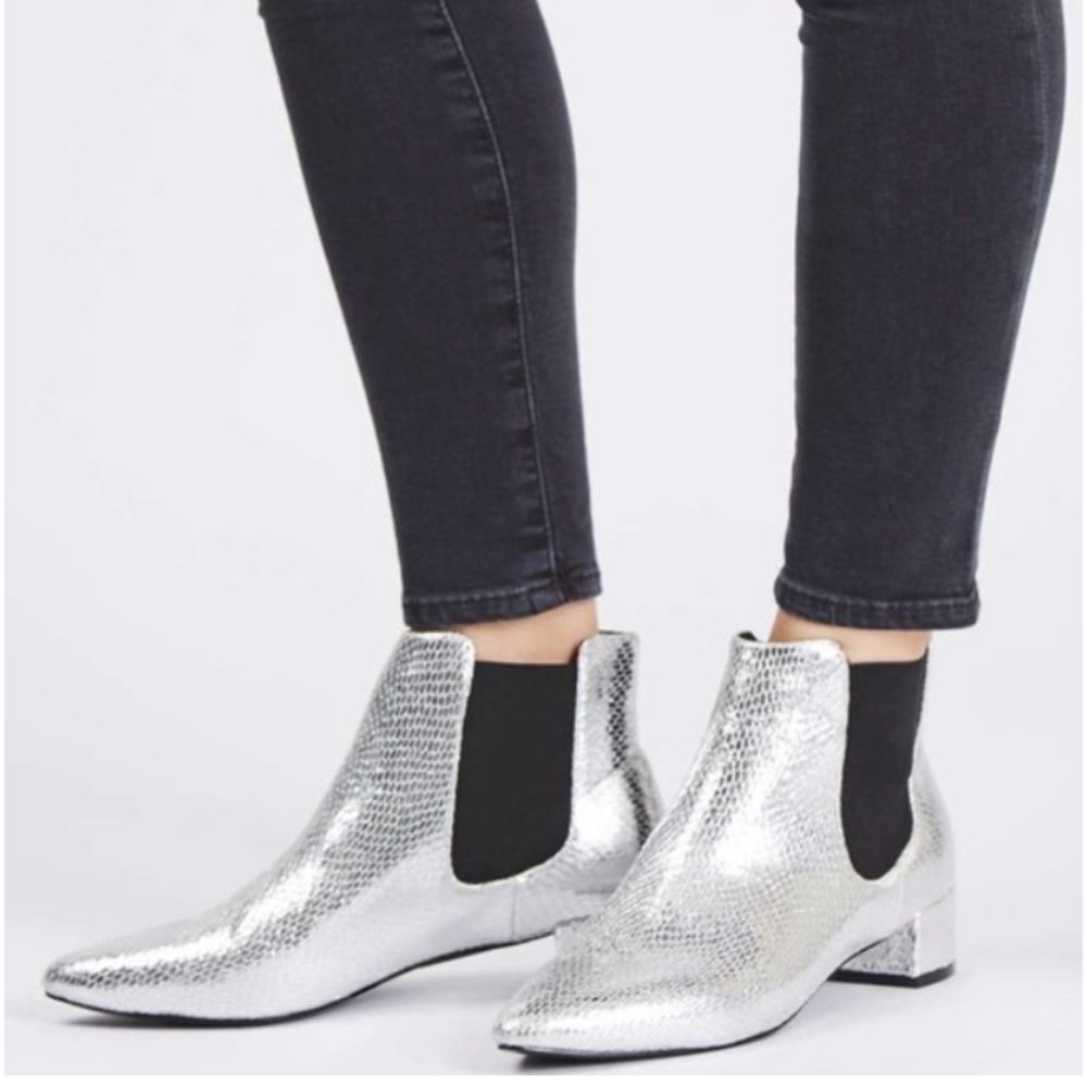 🎉HOST PICK🎉 TopShop Krazy Chelsea Metallic Silver Ankle Booties